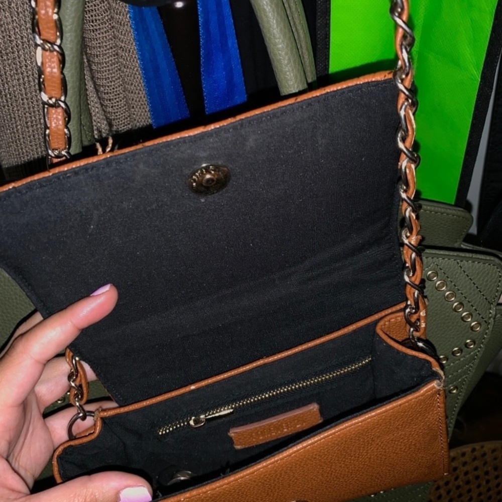 Purses - Picture 2 of 4